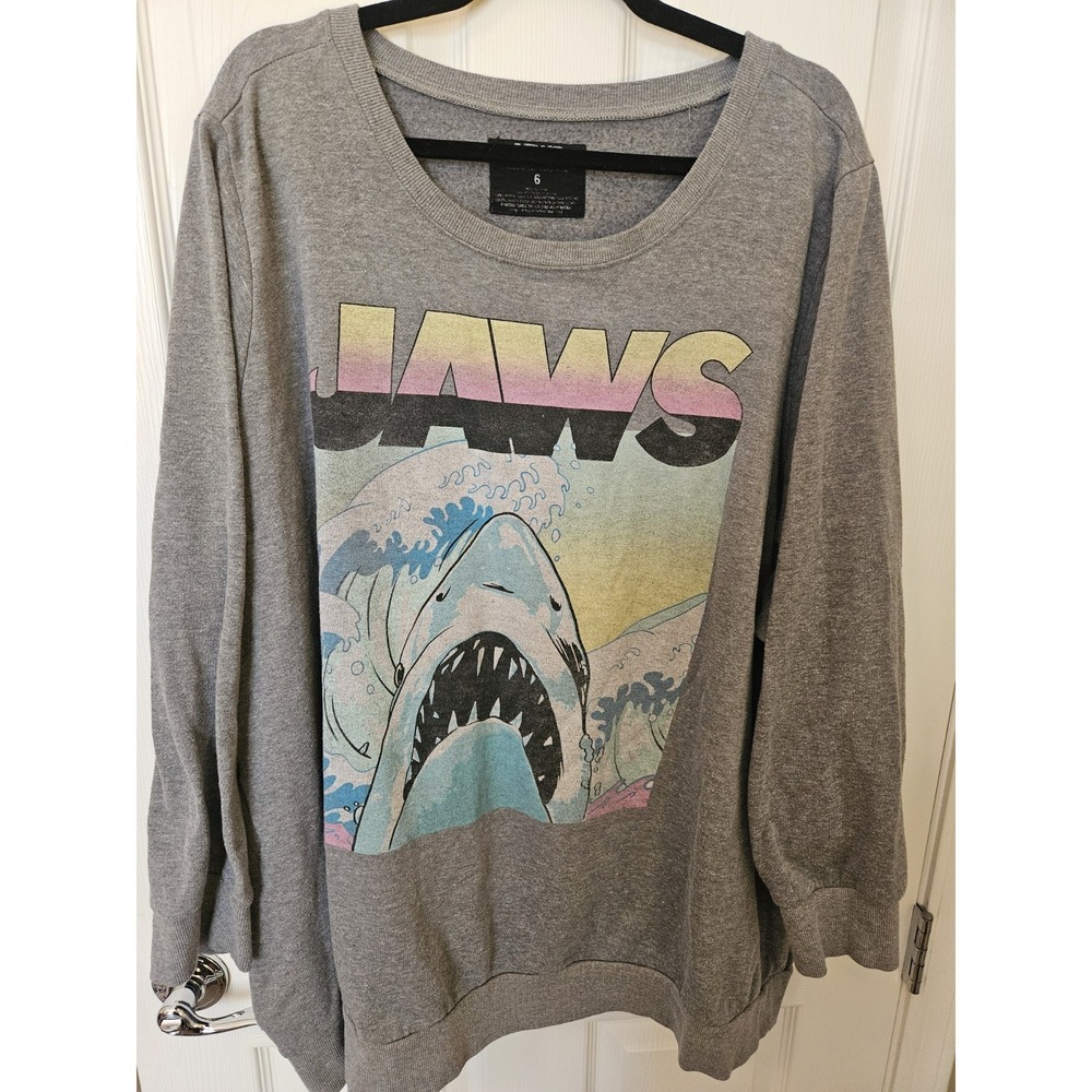 Torrid JAWS Gray Fleece LS Pullover Sweatshirt With Graphic Print, Plus 6X